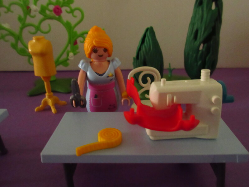 It's spring time for the Playmobil people in our house...