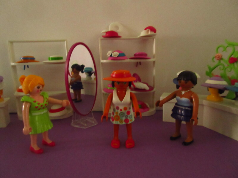 It's spring time for the Playmobil people in our house...