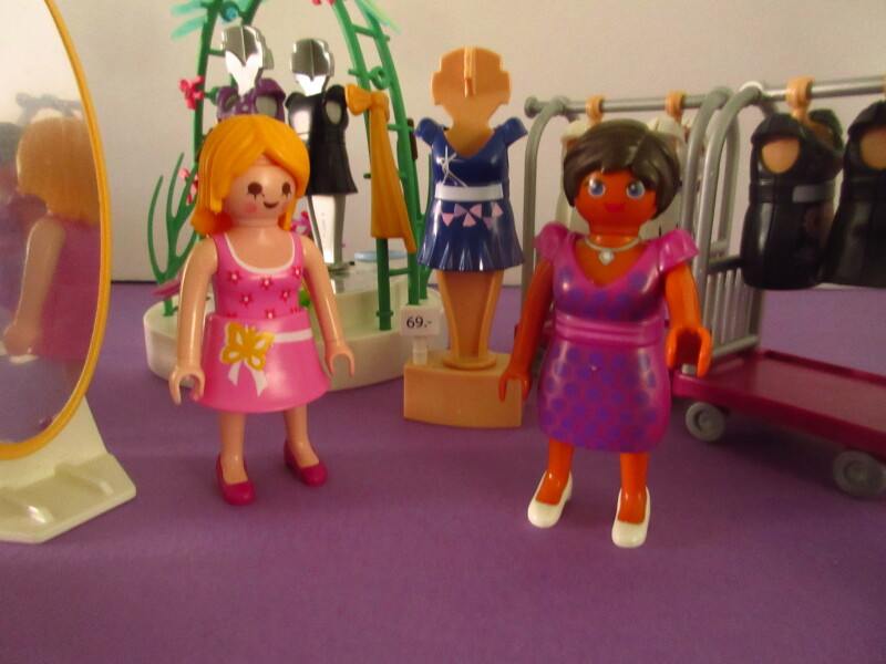 It's spring time for the Playmobil people in our house...