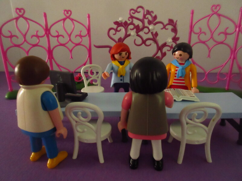 It's spring time for the Playmobil people in our house...