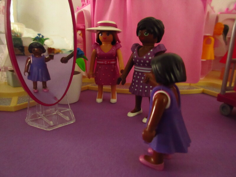 It's spring time for the Playmobil people in our house...