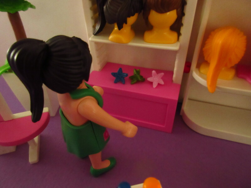 It's spring time for the Playmobil people in our house...