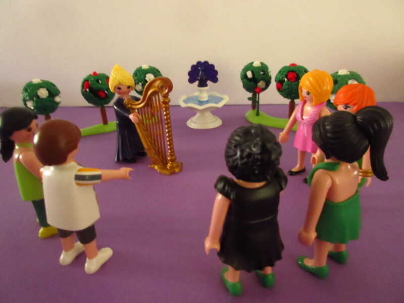 It's spring time for the Playmobil people in our house...