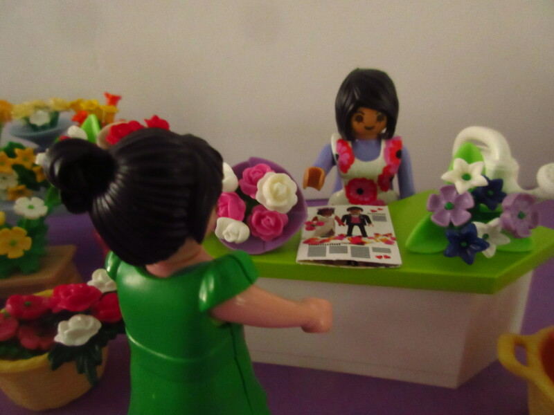 It's spring time for the Playmobil people in our house...