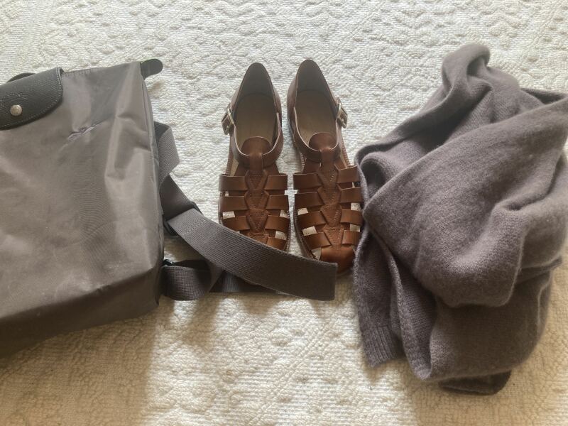 Mixing warm and cool tones of the same colour in one outfit?