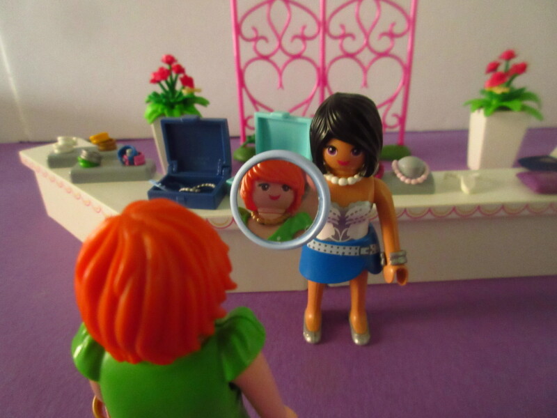 It's spring time for the Playmobil people in our house...