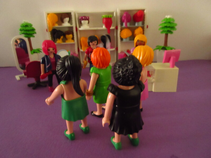 It's spring time for the Playmobil people in our house...