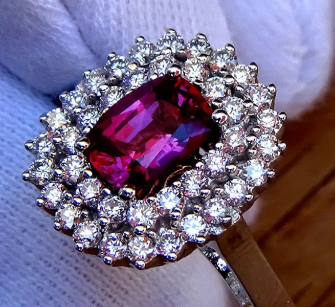 If you have a solitaire engagement ring....
