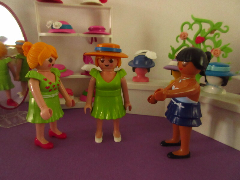 It's spring time for the Playmobil people in our house...