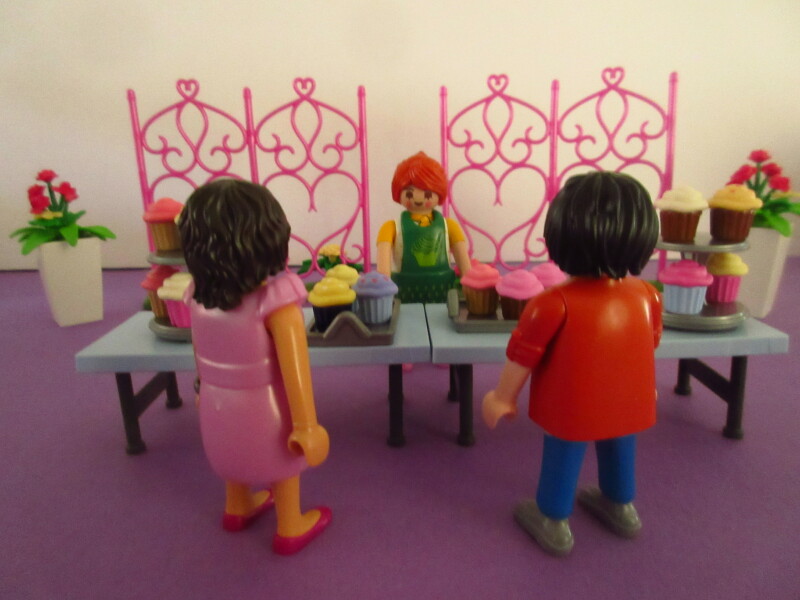 It's spring time for the Playmobil people in our house...