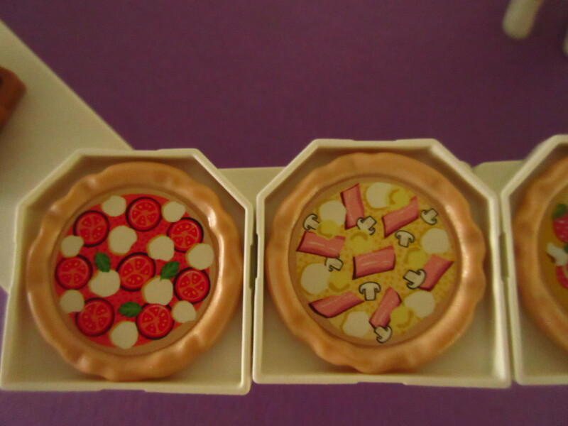 It's spring time for the Playmobil people in our house...