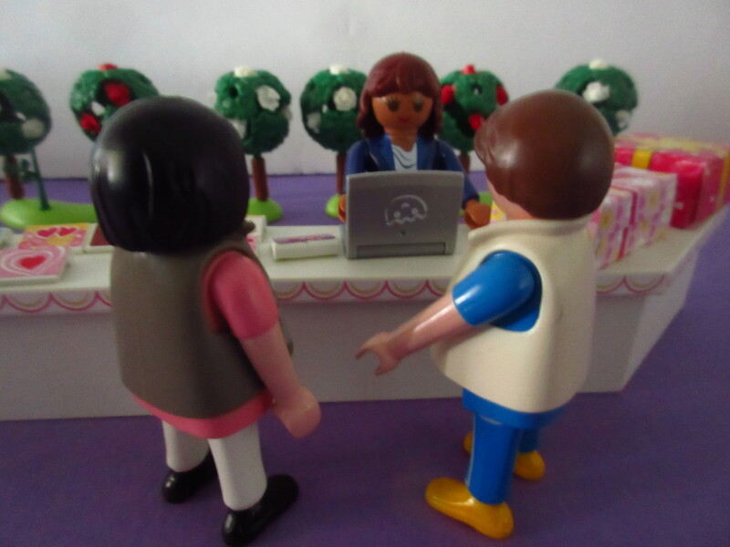It's spring time for the Playmobil people in our house...