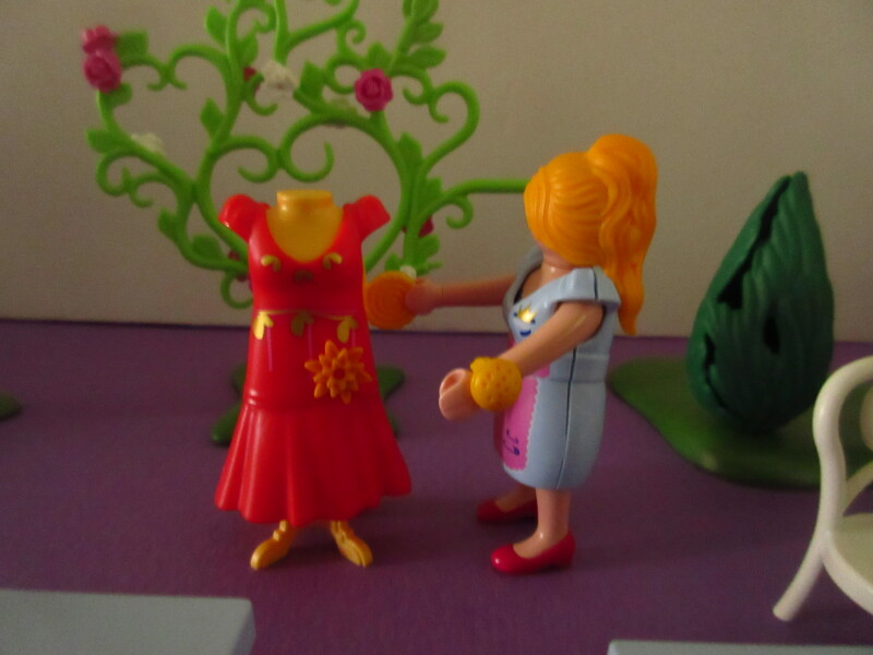 It's spring time for the Playmobil people in our house...