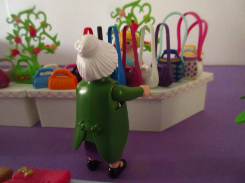 It's spring time for the Playmobil people in our house...