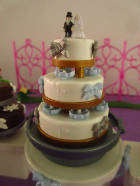 It's spring time for the Playmobil people in our house...