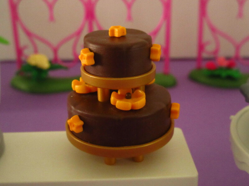 It's spring time for the Playmobil people in our house...