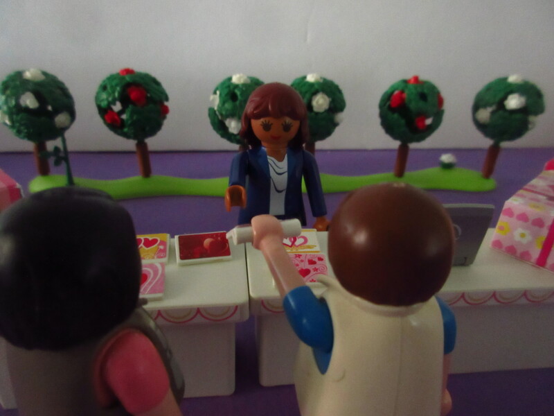 It's spring time for the Playmobil people in our house...