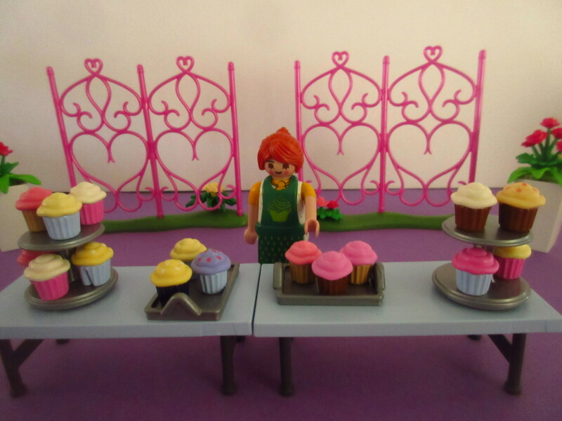 It's spring time for the Playmobil people in our house...