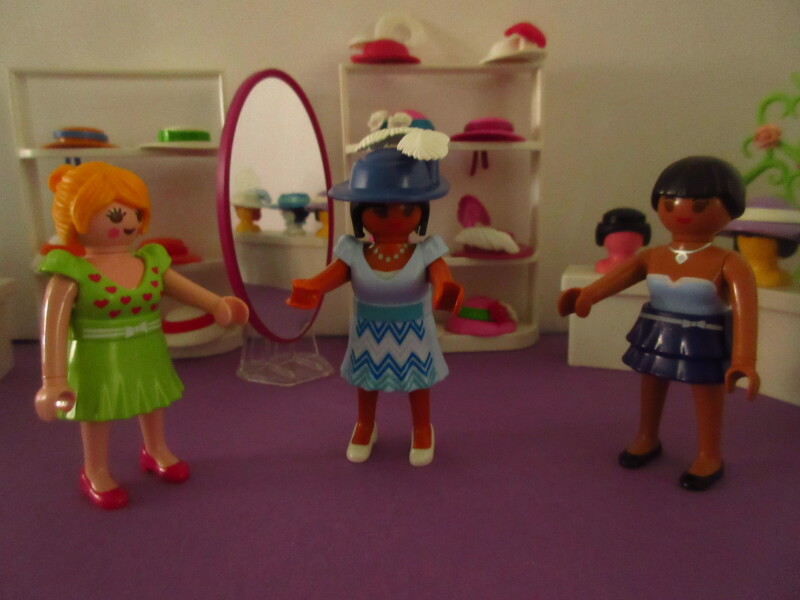 It's spring time for the Playmobil people in our house...