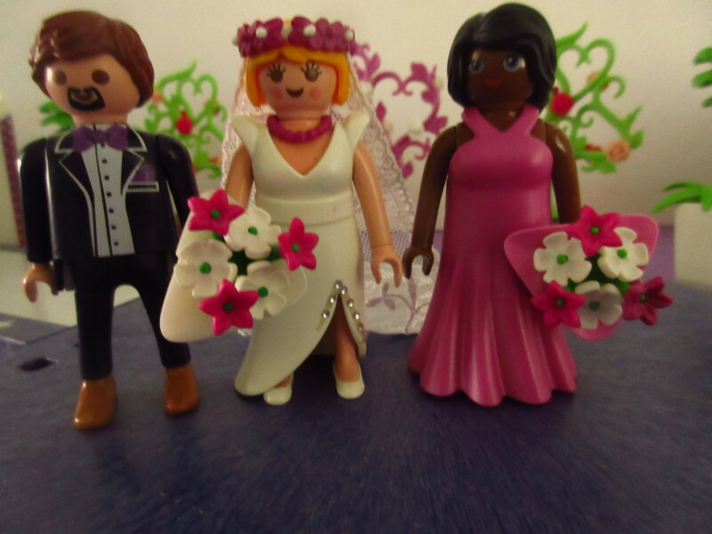 It's spring time for the Playmobil people in our house...