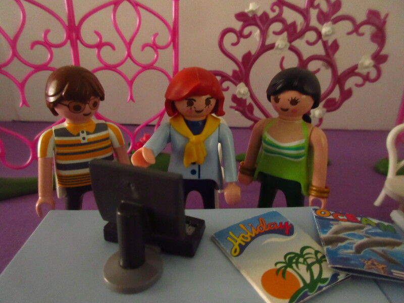 It's spring time for the Playmobil people in our house...