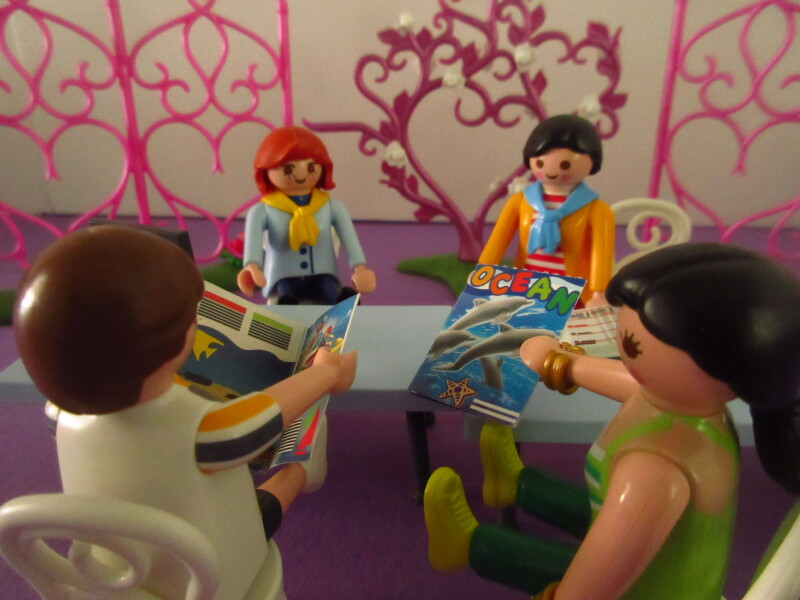 It's spring time for the Playmobil people in our house...