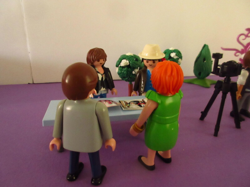It's spring time for the Playmobil people in our house...