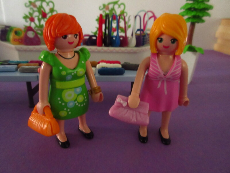 It's spring time for the Playmobil people in our house...