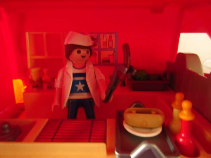 It's spring time for the Playmobil people in our house...