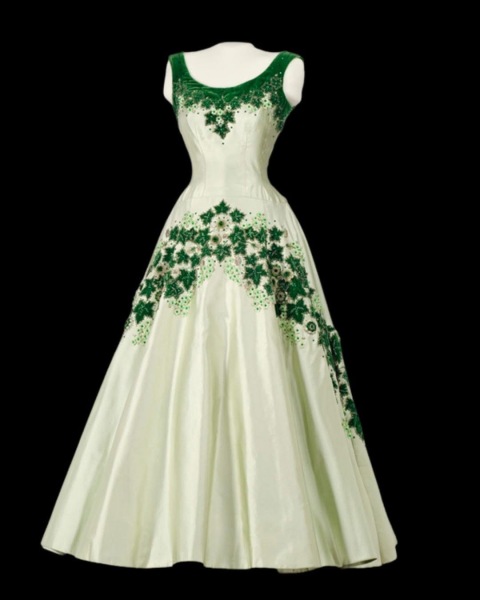 Royal Style: a day starts well if it starts with Mary of Teck.