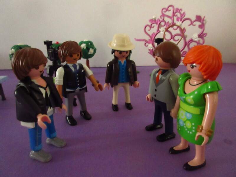 It's spring time for the Playmobil people in our house...