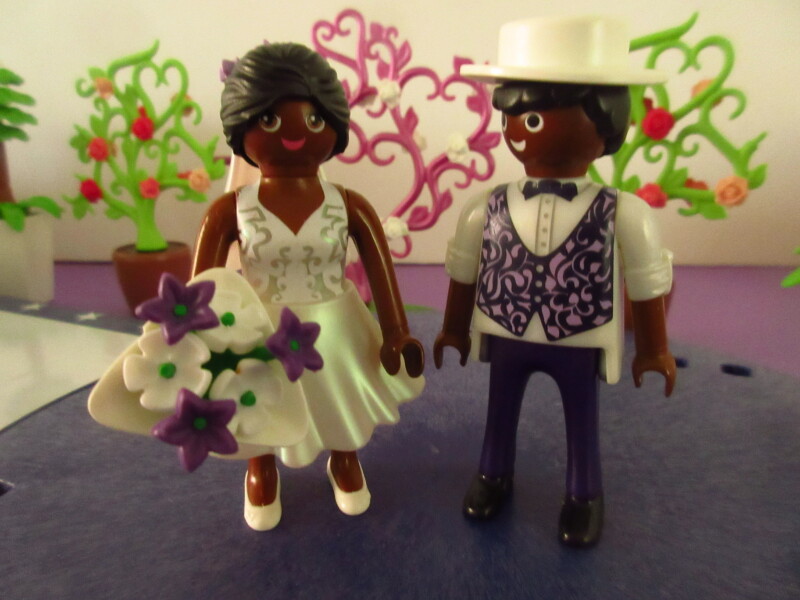 It's spring time for the Playmobil people in our house...