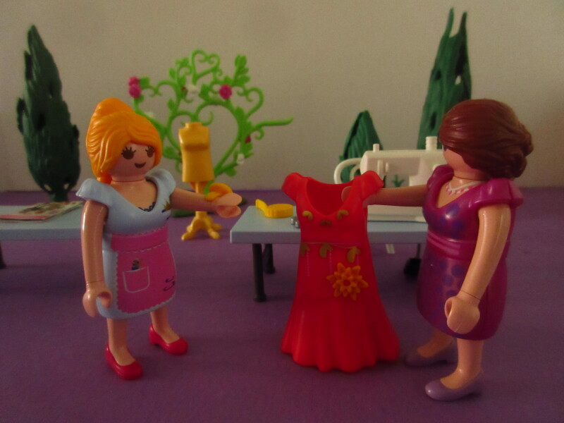 It's spring time for the Playmobil people in our house...