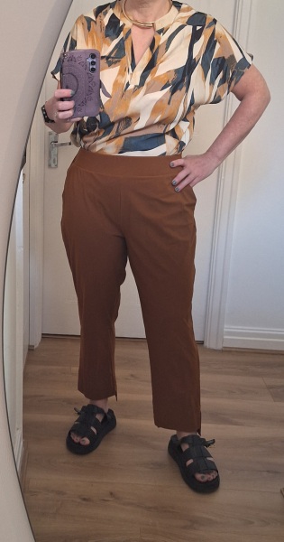 My clothes are aging me - please help?