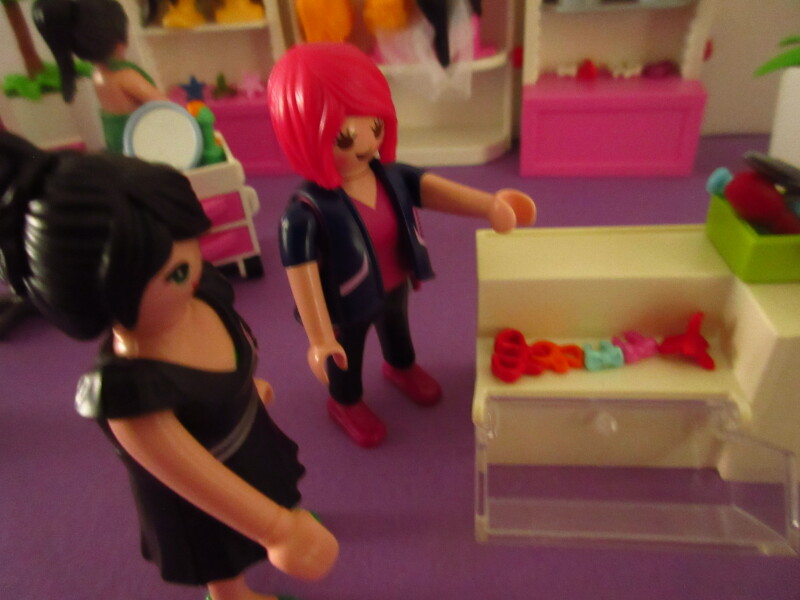 It's spring time for the Playmobil people in our house...