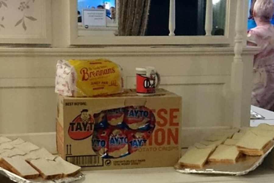 Please help me create a wedding snack table