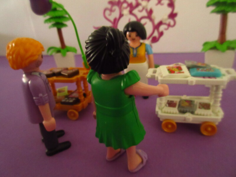 It's spring time for the Playmobil people in our house...