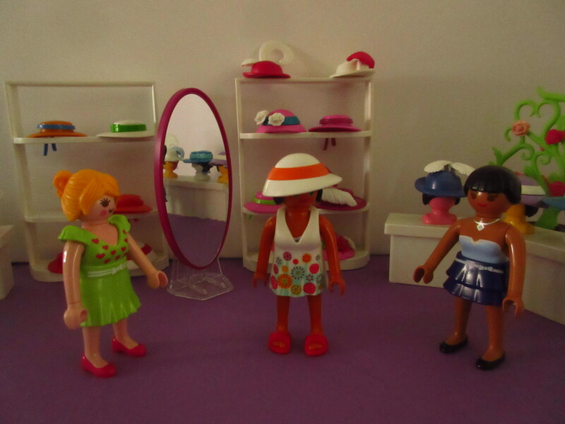 It's spring time for the Playmobil people in our house...