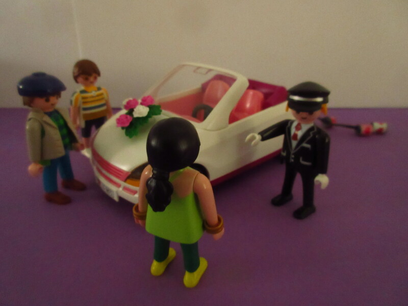 It's spring time for the Playmobil people in our house...