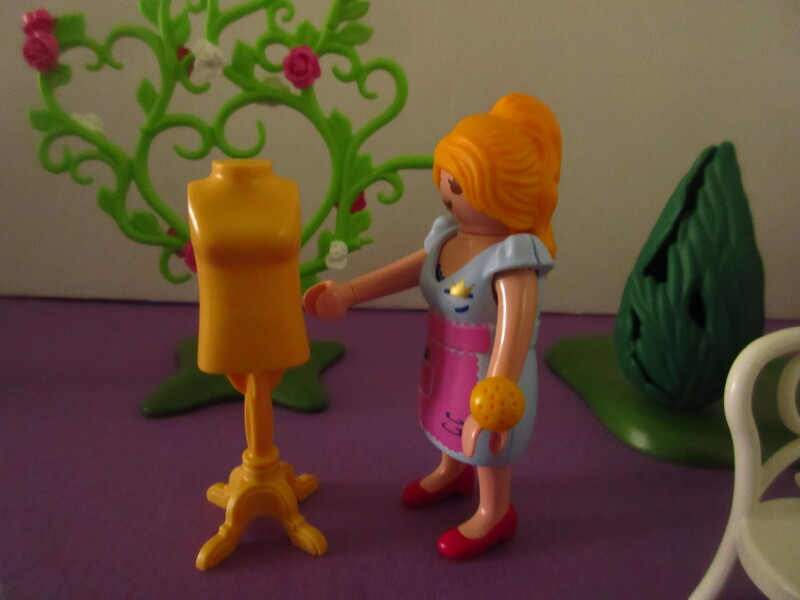 It's spring time for the Playmobil people in our house...