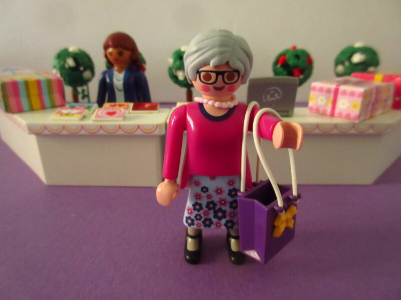 It's spring time for the Playmobil people in our house...