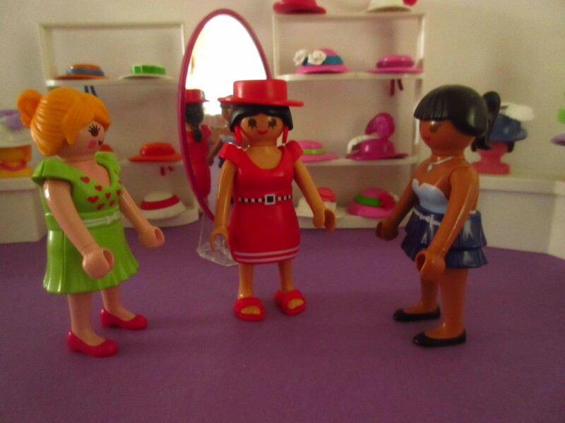 It's spring time for the Playmobil people in our house...