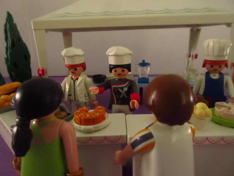 It's spring time for the Playmobil people in our house...