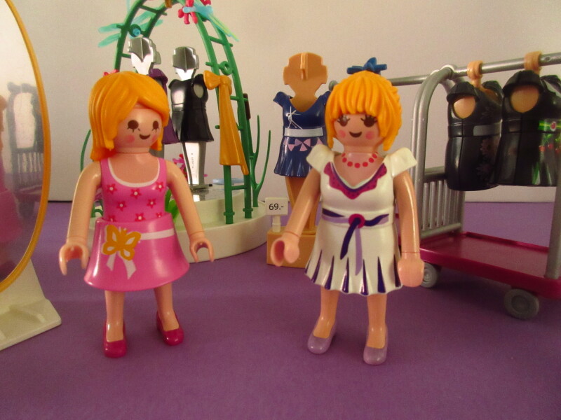 It's spring time for the Playmobil people in our house...