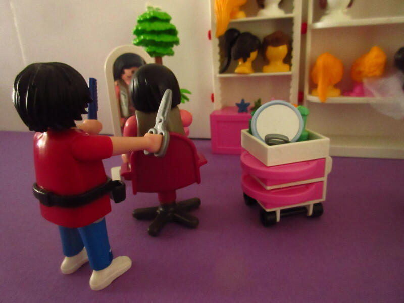 It's spring time for the Playmobil people in our house...