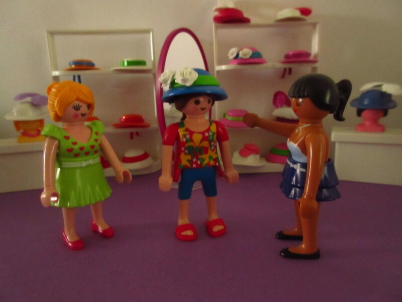 It's spring time for the Playmobil people in our house...