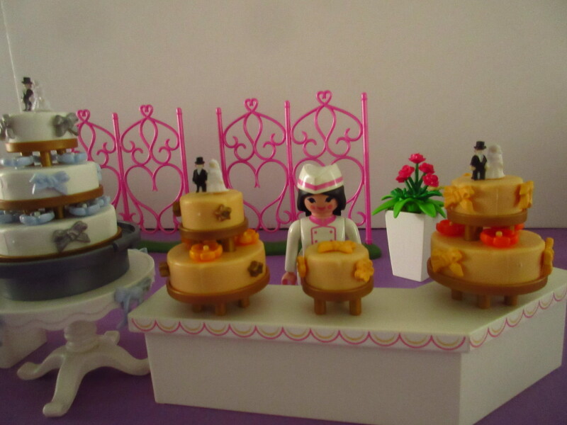 It's spring time for the Playmobil people in our house...