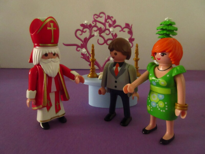 It's spring time for the Playmobil people in our house...
