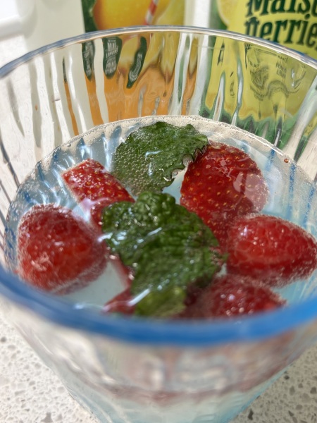 Come and tell us your dull and unexciting news 33: Calmly through the day