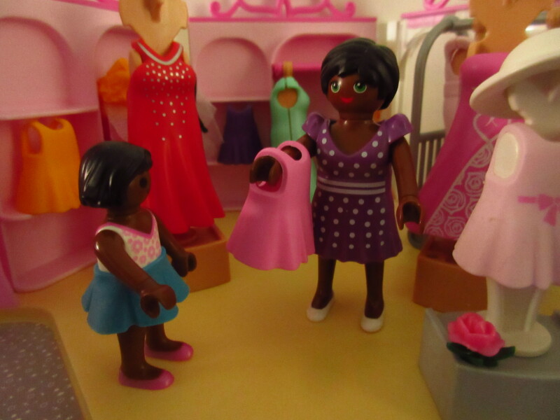 It's spring time for the Playmobil people in our house...